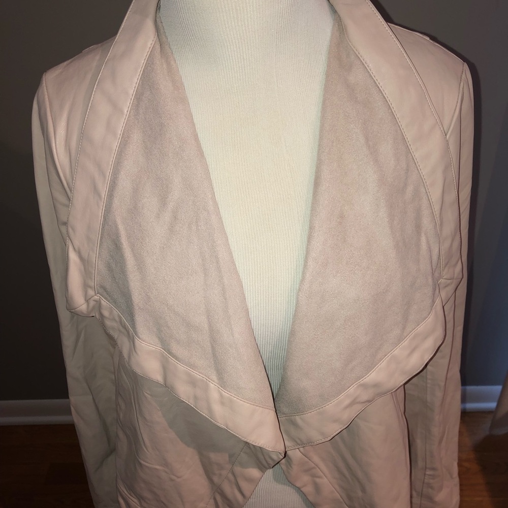 BB Dakota beige/rose color jacket. Size Small - Picture 2 of 4